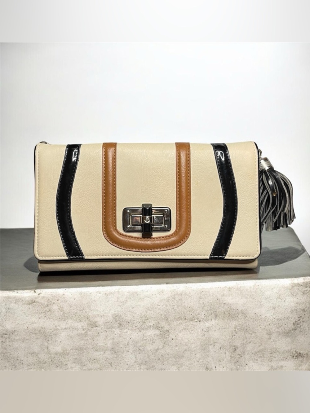 White House Black Market Clutch